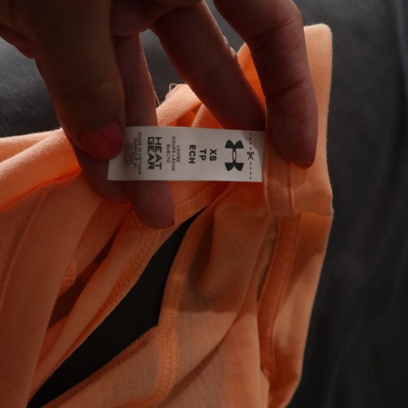 active top, Under Armour, - Picture 5 of 6